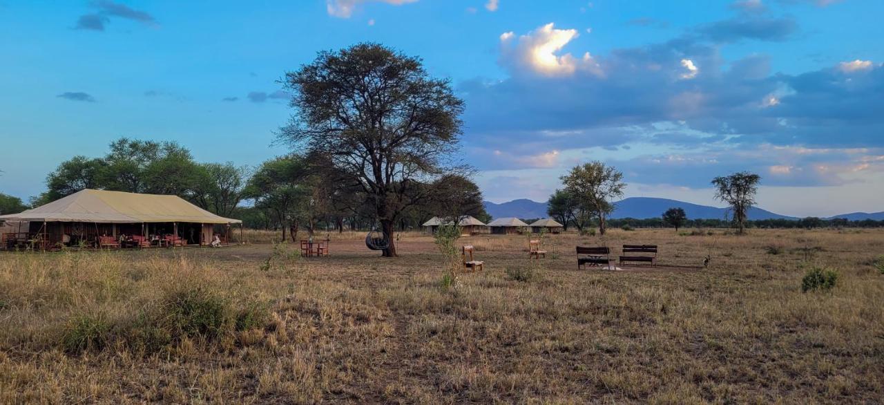 Zawadi Camp Hotel Serengeti Exterior foto