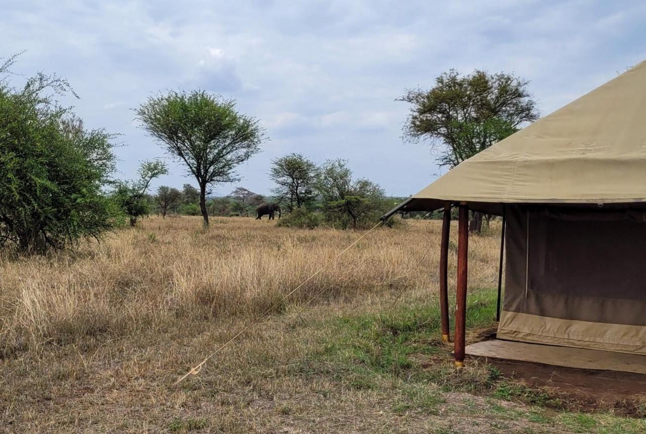 Zawadi Camp Hotel Serengeti Exterior foto