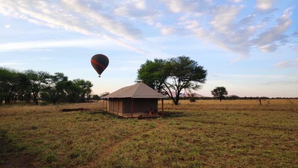 Zawadi Camp Hotel Serengeti Exterior foto