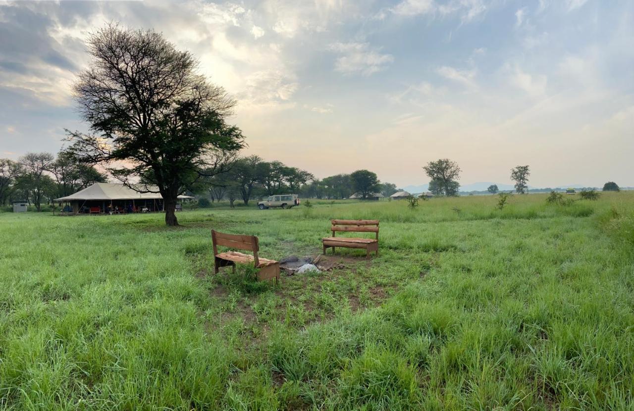 Zawadi Camp Hotel Serengeti Exterior foto